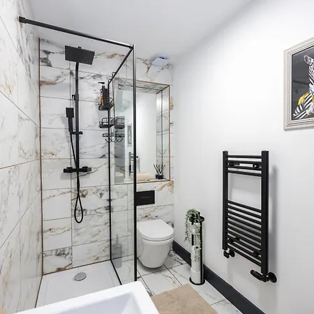 Luxurious Two-Bed Stay: Mcr Manchester Exterior photo