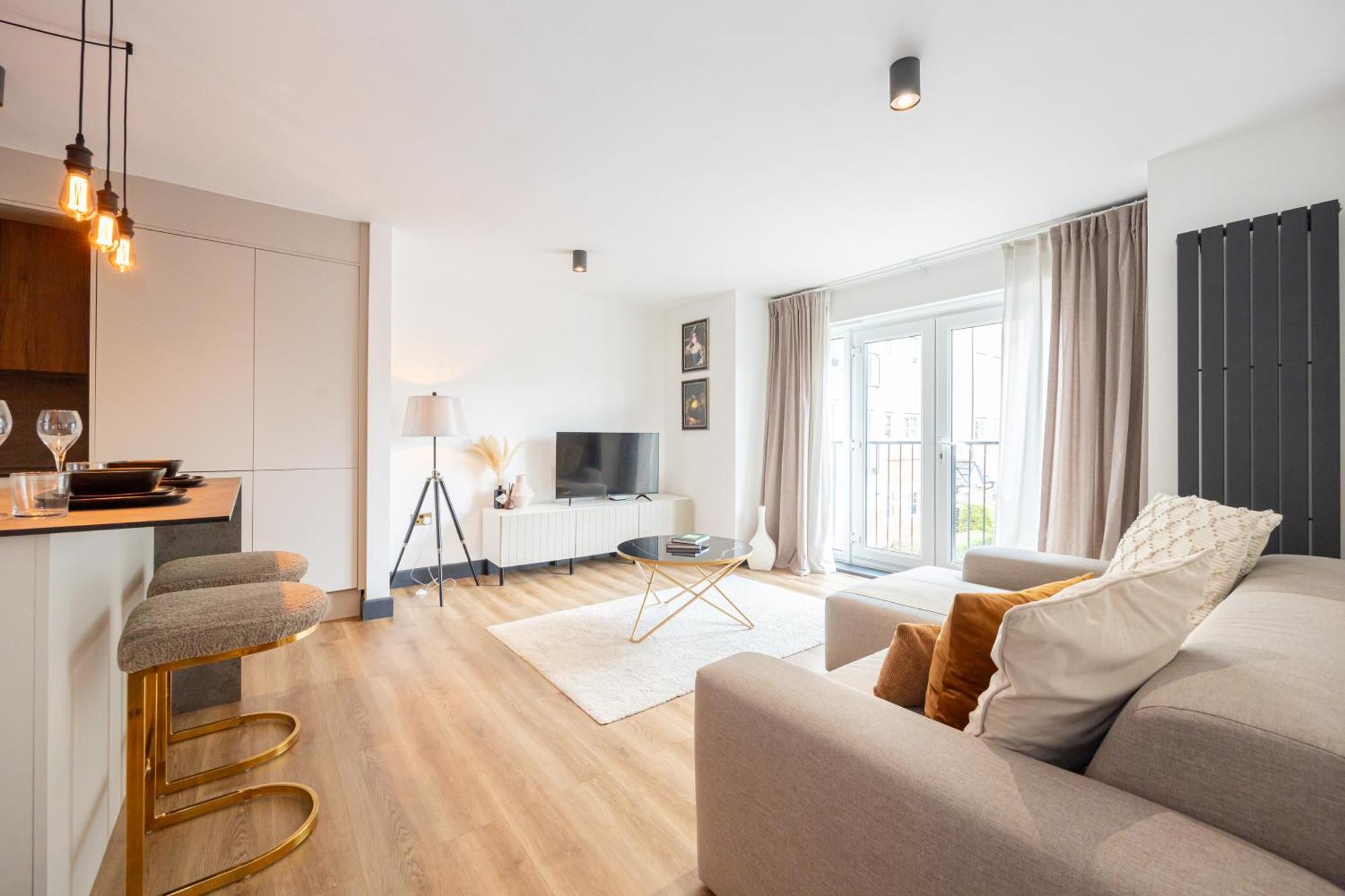 Luxurious Two-bed Stay: Mcr Apartment *