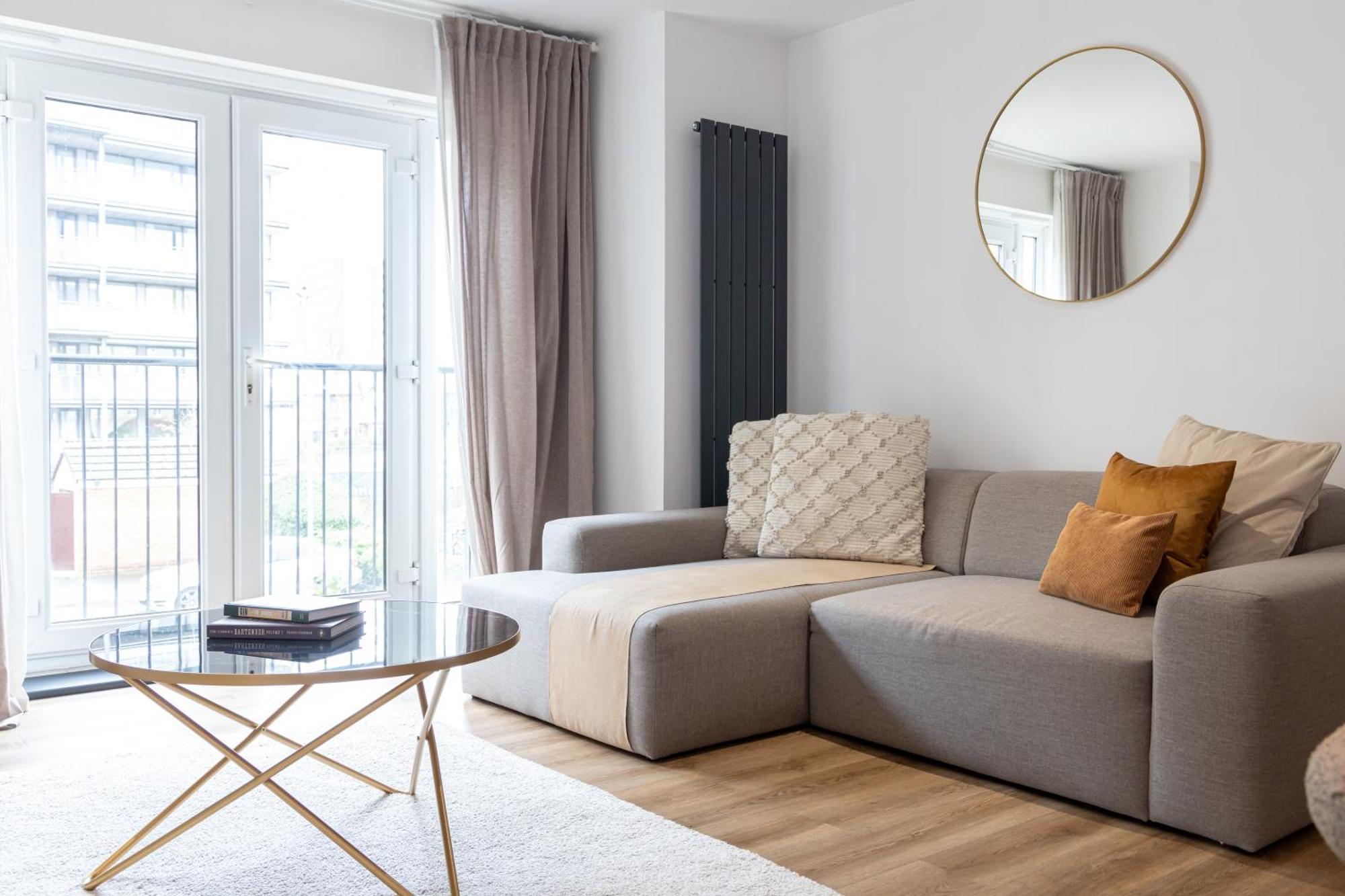 Luxurious Two-bed Stay: Mcr Apartment